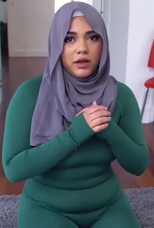 Muslim Girl With Sexy Figure (2022) Hijabhookup.com English Short Film Uncensored