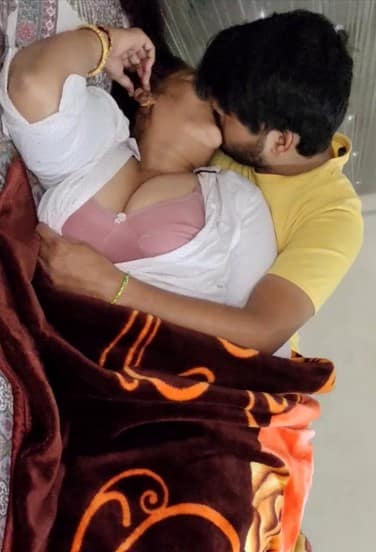 Maa Ke Sath Honeymoon (2022) FreeDeell Hindi Short Film Uncensored